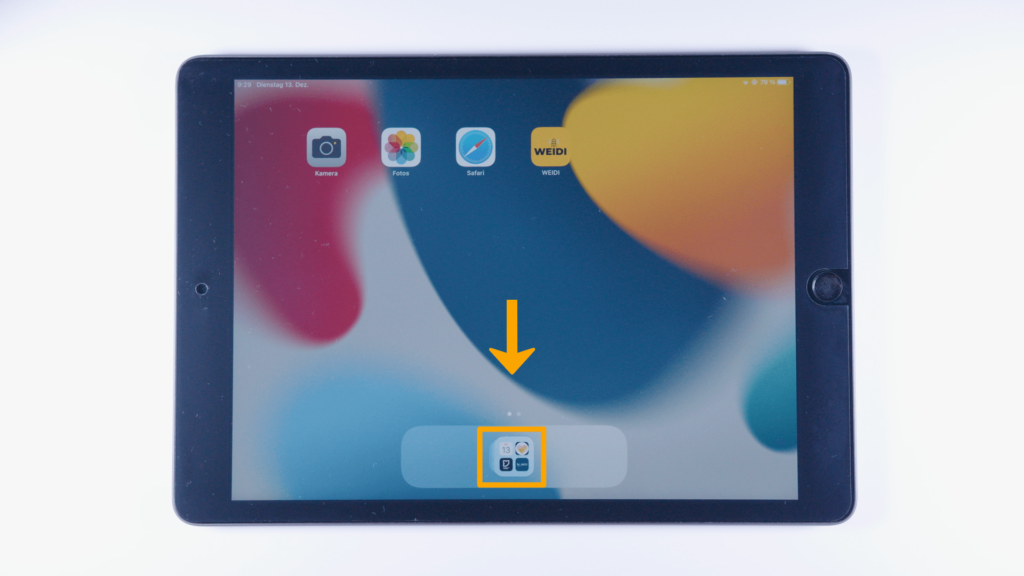 iPad: Startbildschirm. Unten ist ein Pfeil auf die Mediathek. 