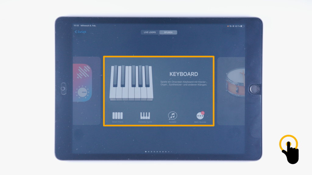 Ein iPad: GarageBand geöffnet: Sound-Übersicht zeigt Klavier/Keyboard.