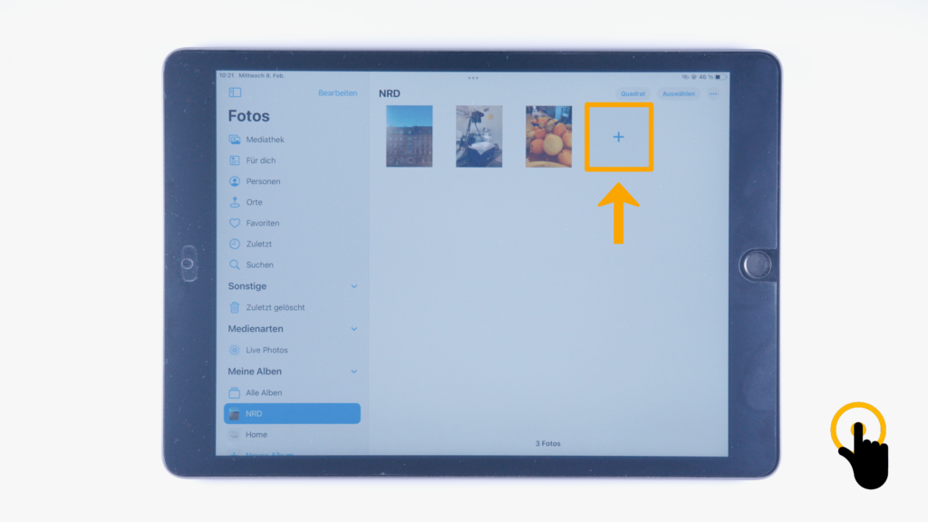 (iPad:) Foto-Album geöffnet: Farbliche Markierung des „+" , obere, rechte Bildschirmecke.